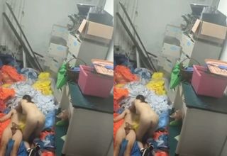Công Nhân Lén Lút Trong Kho Vải: Bí Mật Nóng Bỏngm